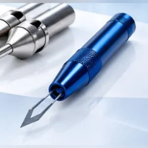 Sapphire blade handle with mounted blade